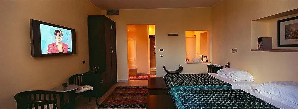 Vogue Hotel Arezzo 4*,  Italië